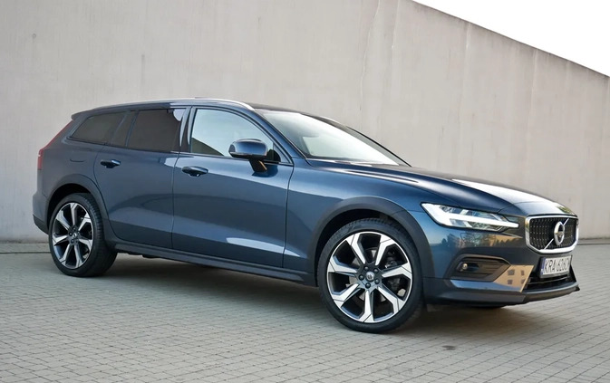 Volvo V60 Cross Country cena 164900 przebieg: 104604, rok produkcji 2020 z Kraków małe 742